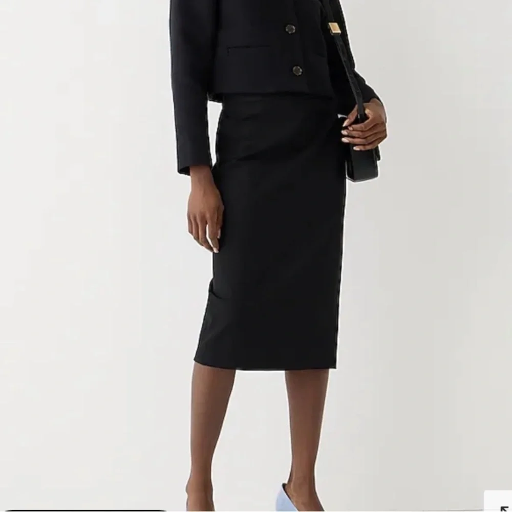 New w Tag: J Crew No 3 Pencil Skirt in Black. Size 12